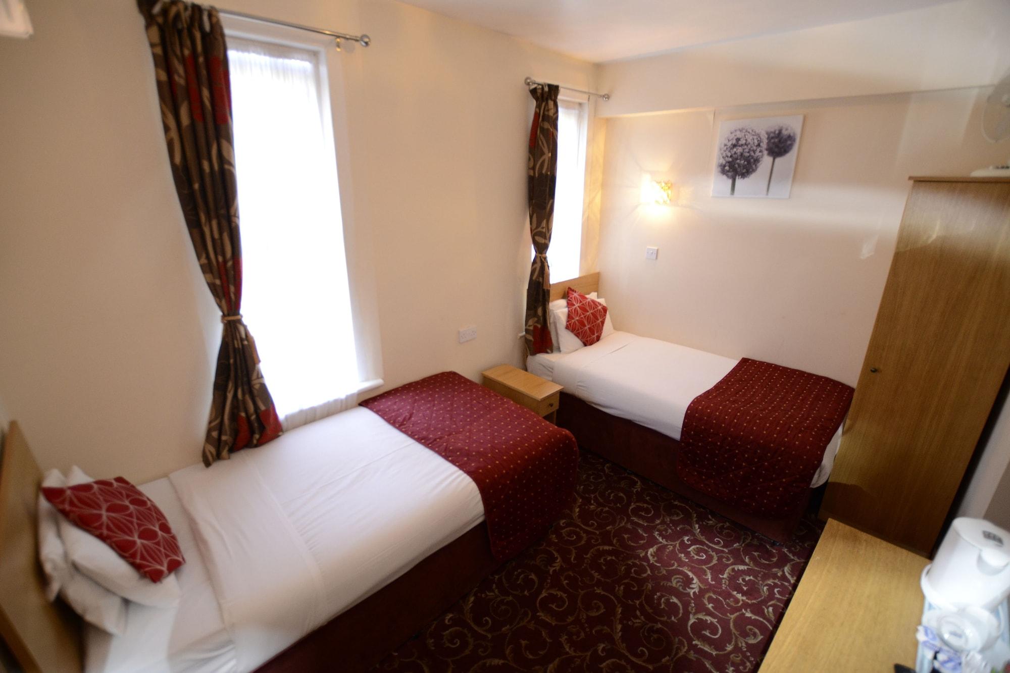 Britannia Hotel 3*