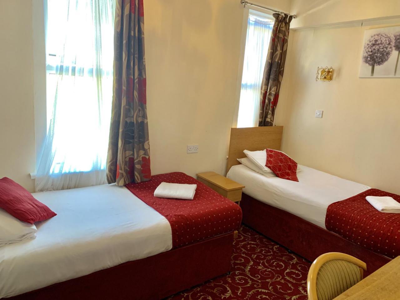 Britannia Hotel 3*
